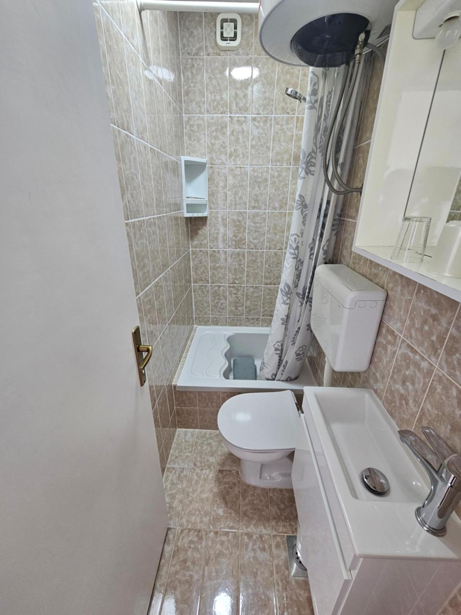 Apartmani Matija Makarska Bagian luar foto