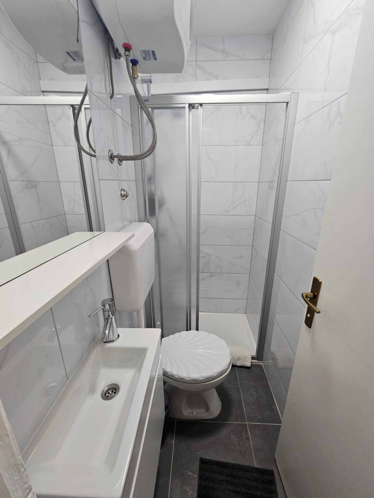 Apartmani Matija Makarska Bagian luar foto