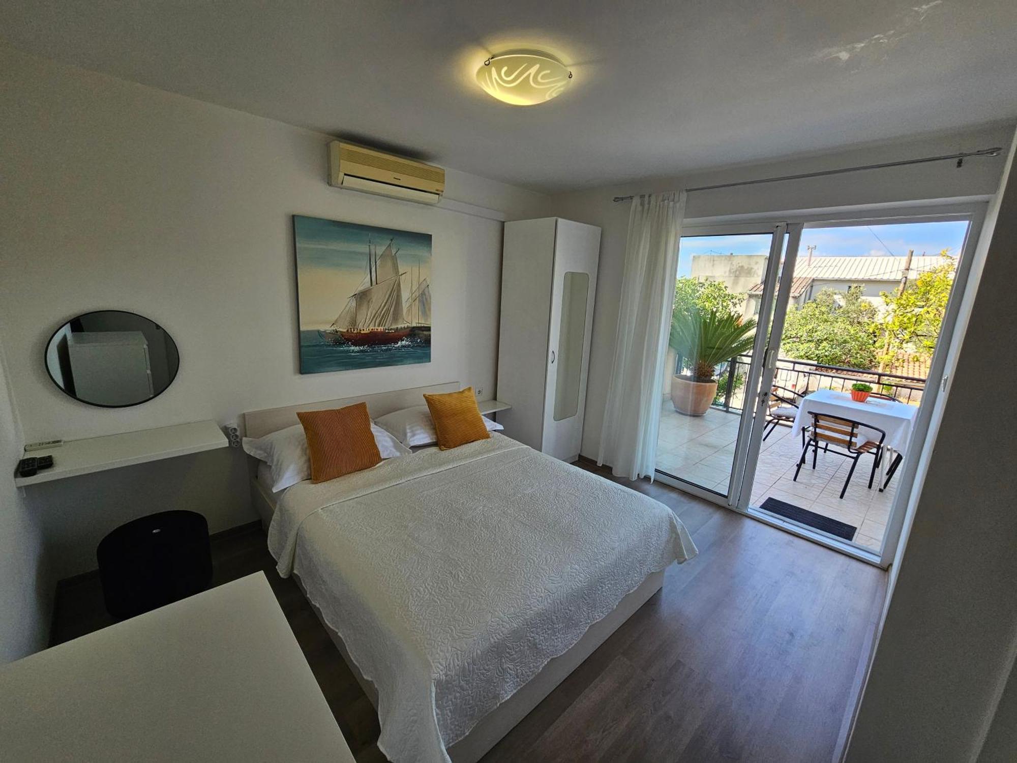 Apartmani Matija Makarska Bagian luar foto