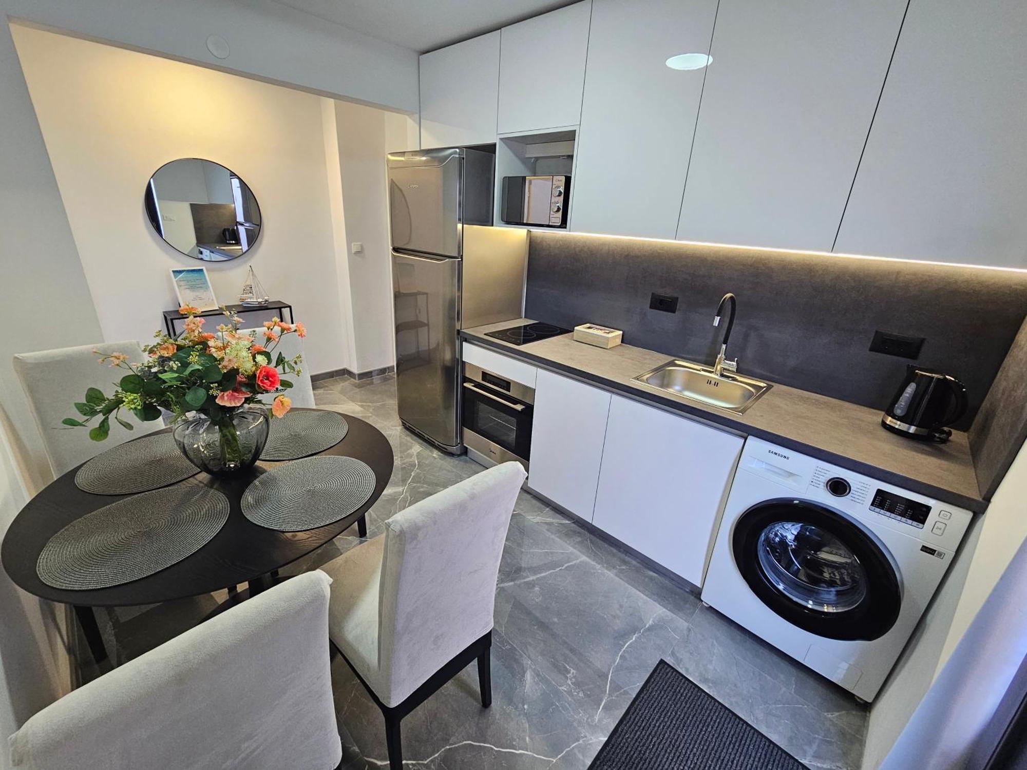 Apartmani Matija Makarska Bagian luar foto