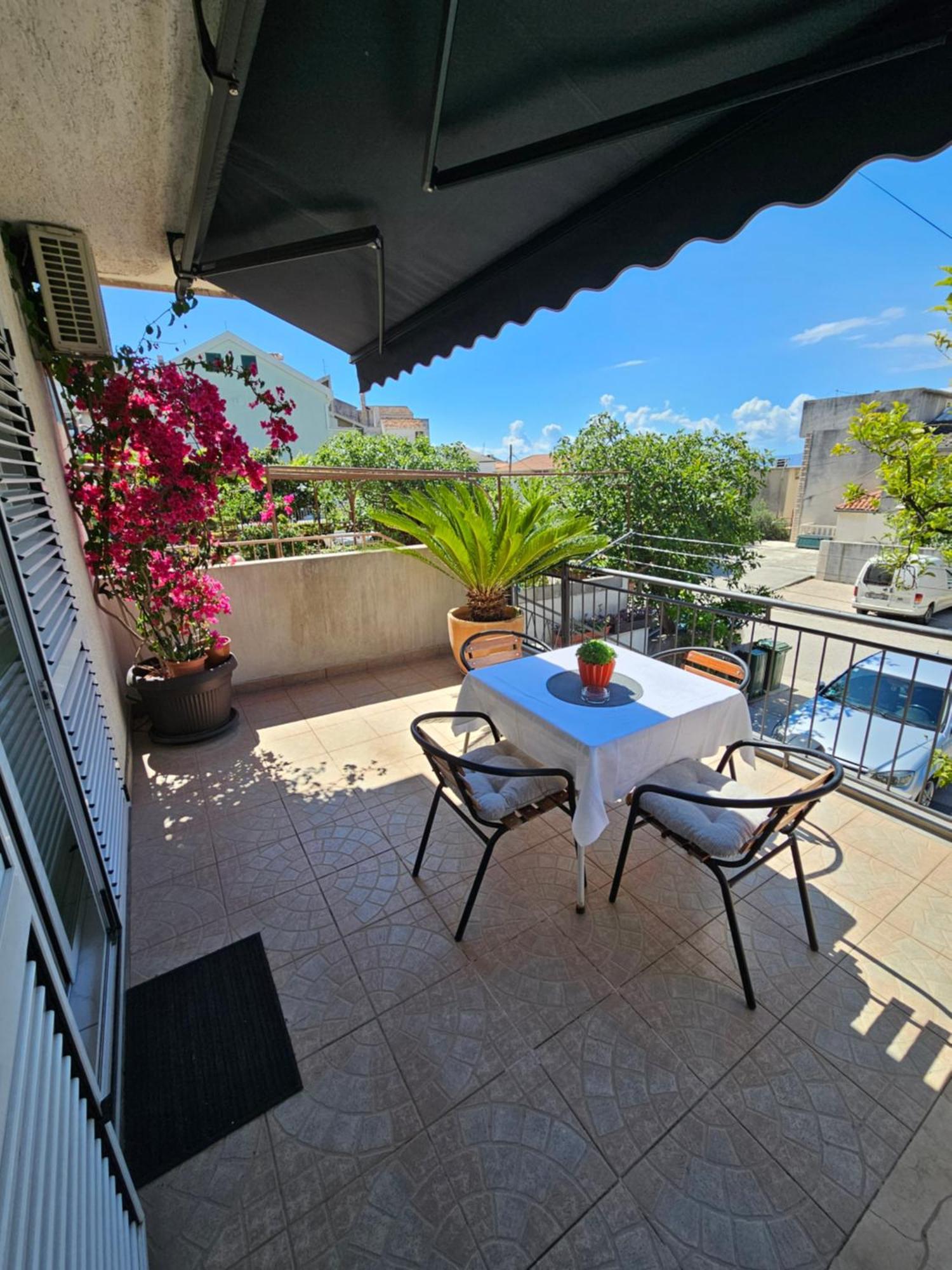Apartmani Matija Makarska Bagian luar foto