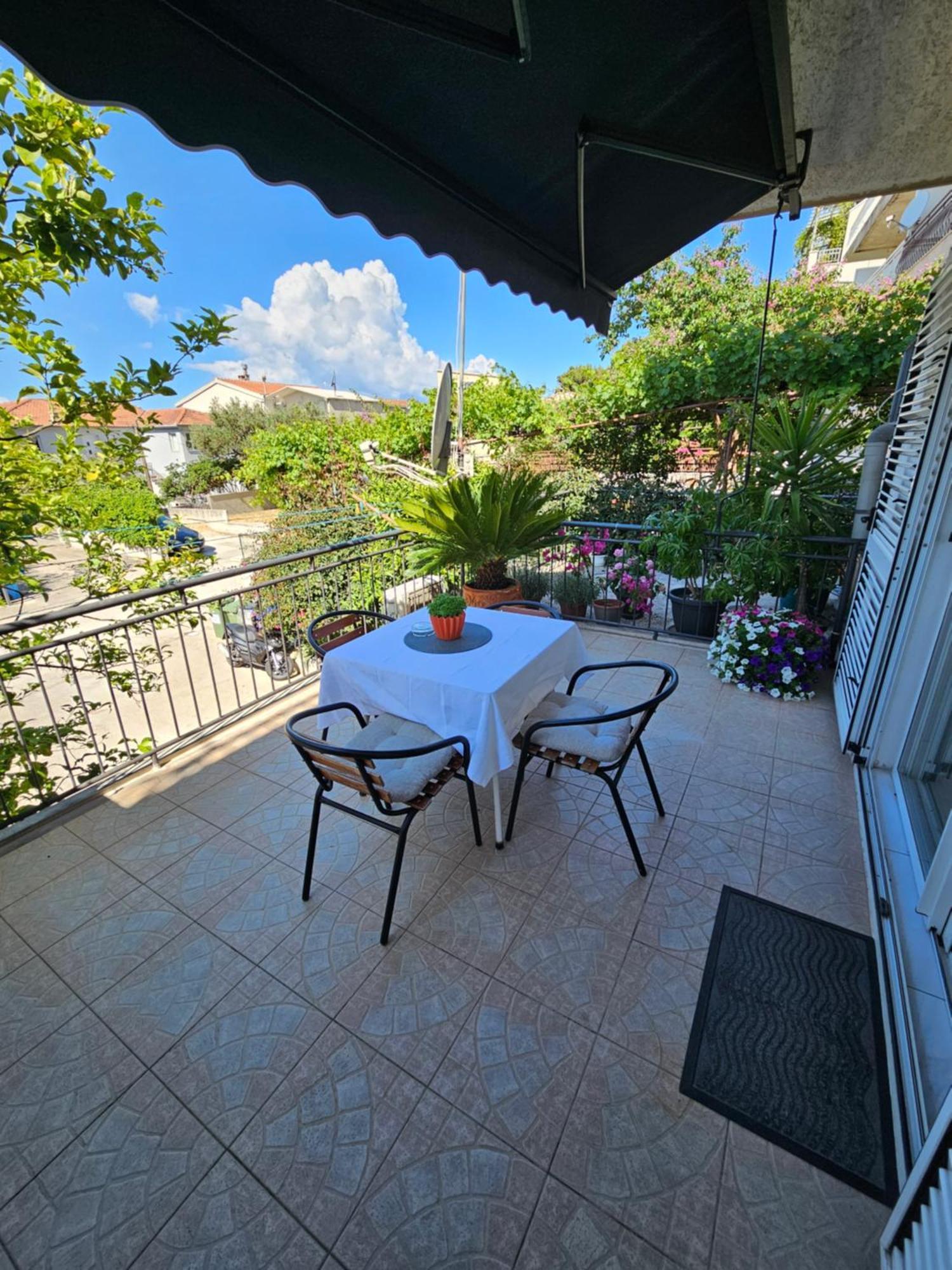 Apartmani Matija Makarska Bagian luar foto