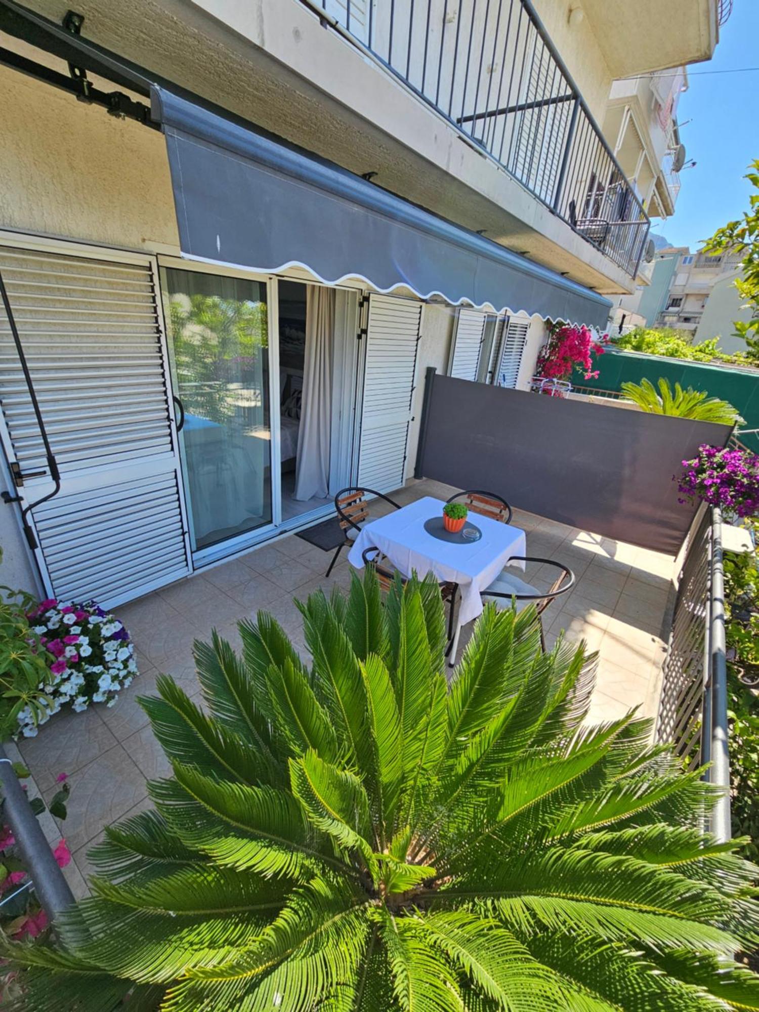 Apartmani Matija Makarska Bagian luar foto
